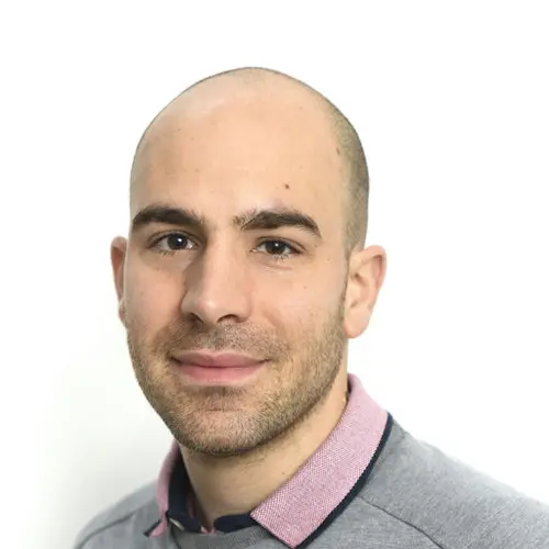 Portret van dr. Cédric Hautrive, sportarts in het Châtelain Orthopaedic Centre
